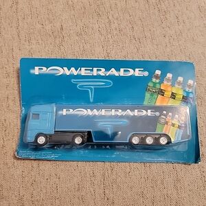 DGD DAF Lorry & Powerade Trailer - OO/HO - New & Carded
